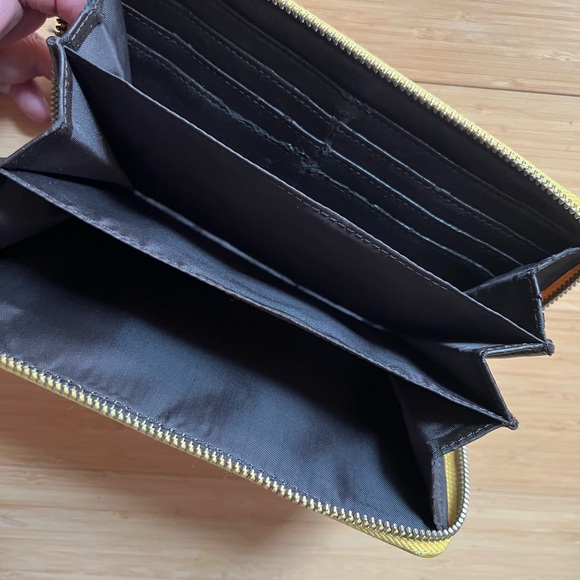 💛 Ziparound walllet - Picture 3 of 3